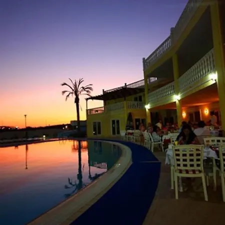 Villa Stunning 4 Bedroom Private Villa - With Pool