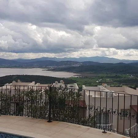 Stunning 4 Bedroom Private Villa - With Pool Villa